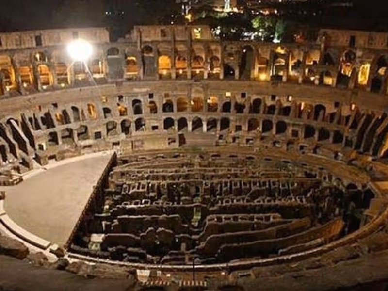Skip The Line Colosseum Underground Night Tour VIP εμπειρία
