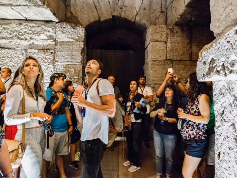 Απογευματινή ξενάγηση στο Κολοσσαίο με το δάπεδο της αρένας